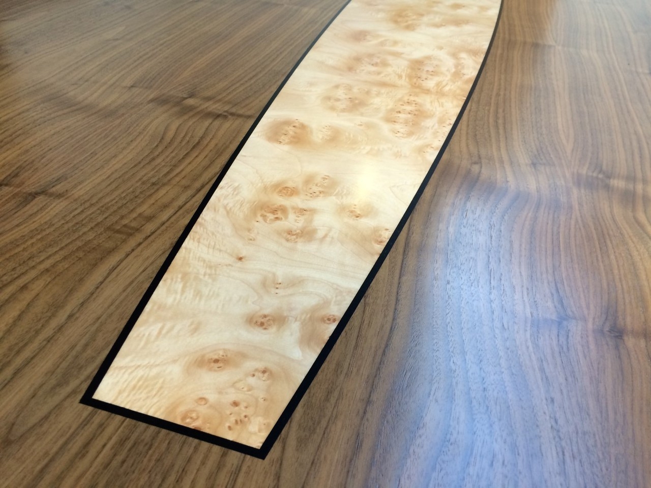 3mtr_walnut_veneer_boardroom_table_4__04204.1450200030.1280.1280.jpg